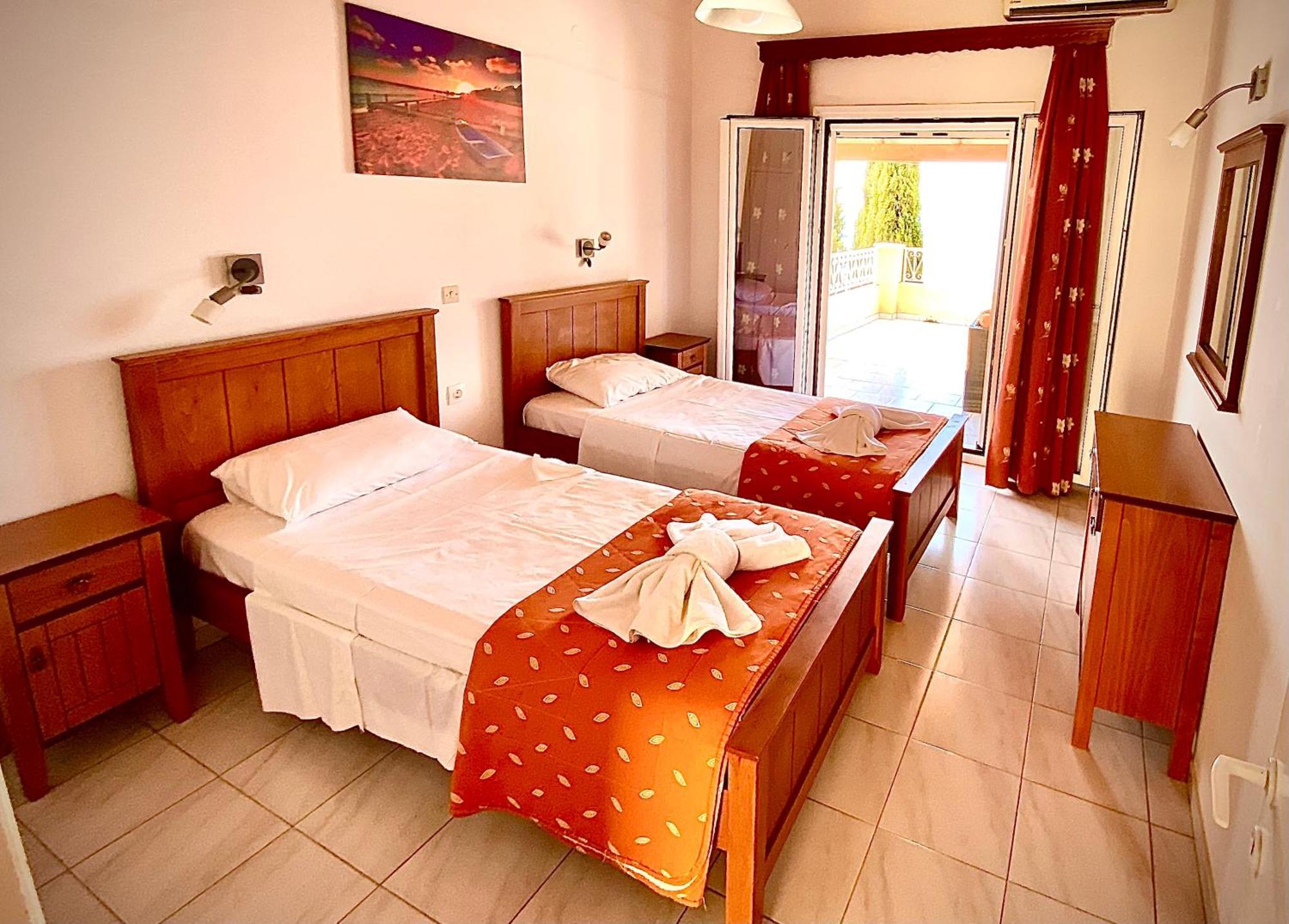 Stella'S Apartments Agios Gordios  Eksteriør billede