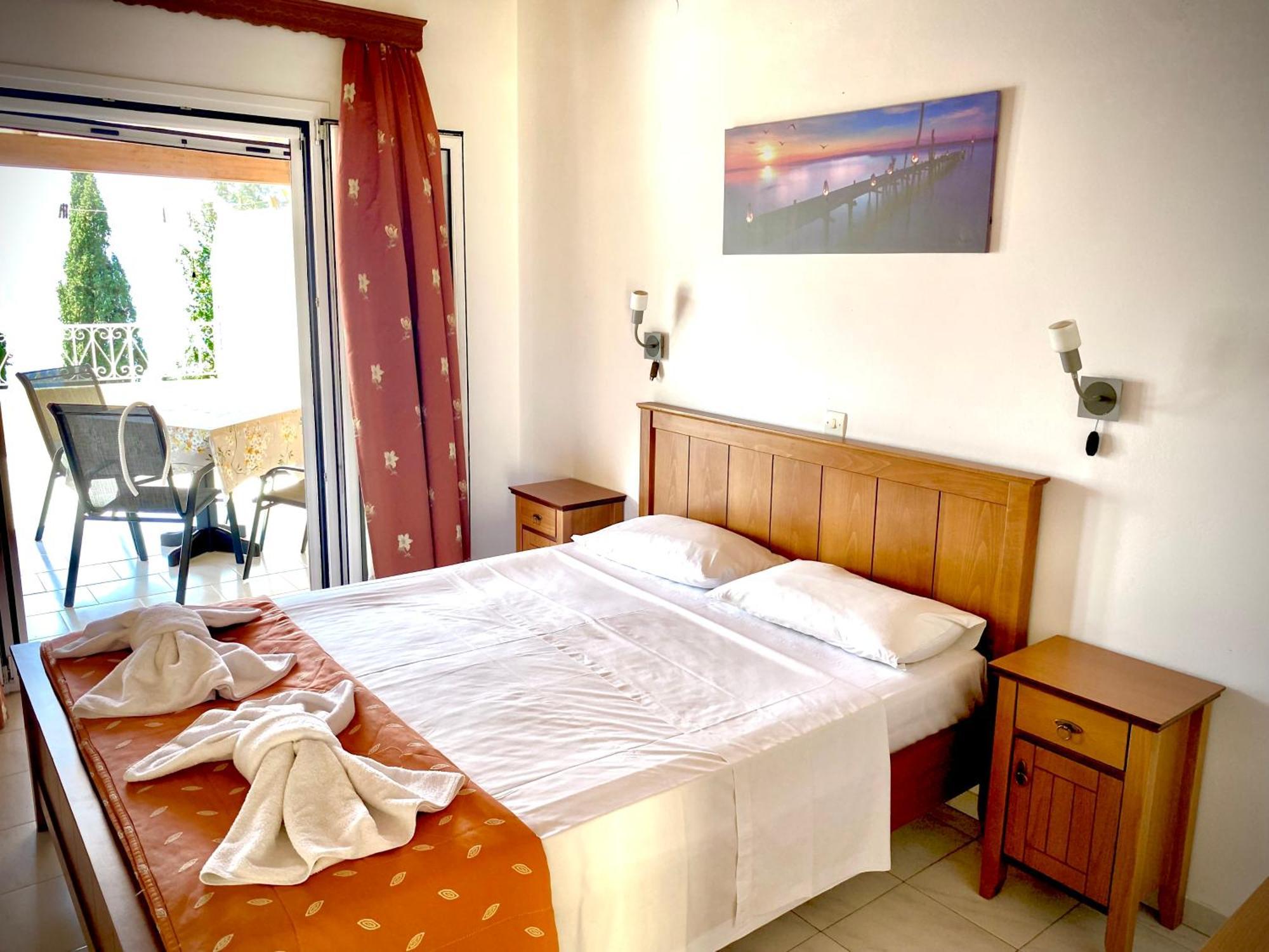 Stella'S Apartments Agios Gordios  Eksteriør billede