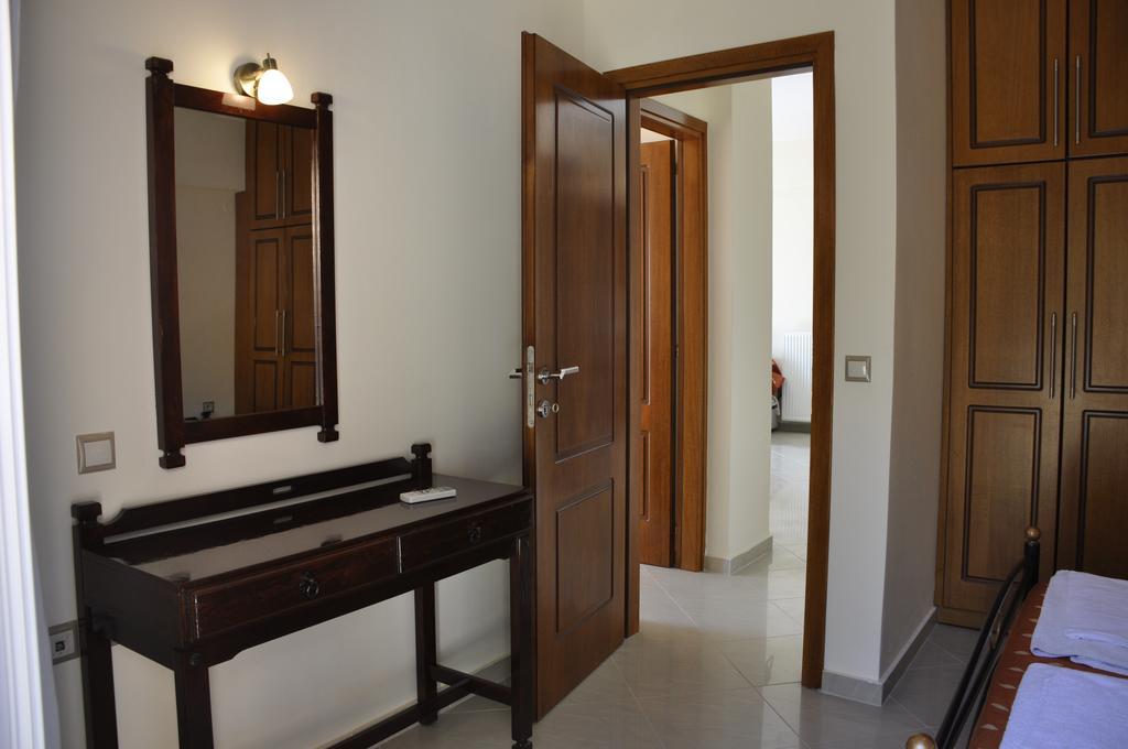 Stella'S Apartments Agios Gordios  Eksteriør billede